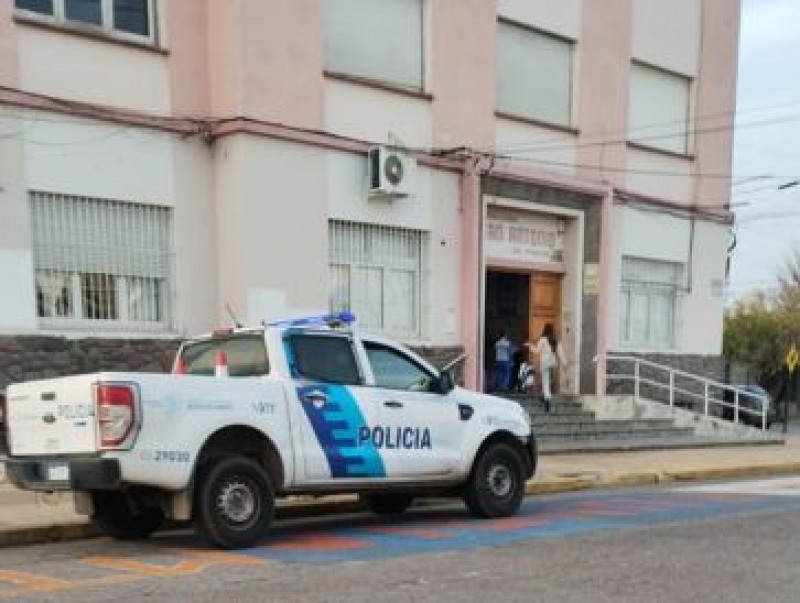 �La escuela sola con este problema no puede�